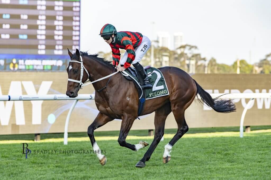 Chris Waller wants inside barrier for leading Caulfield Guineas hope Tron Bolt
